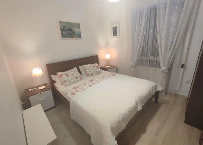 In 45807 * Balatonboglár